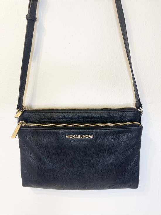 Michael Kors Handbags - Michael Kors Leather Trisha Triple Compartment Crossbody Gold Hardware EUC
